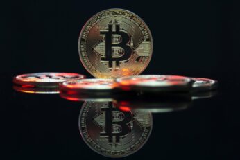 MicroStrategy's Saylor Believes Bitcoin Will Benefit from the Regulatory Clarity Initiated by Senators Lummis and Gillibrand 15