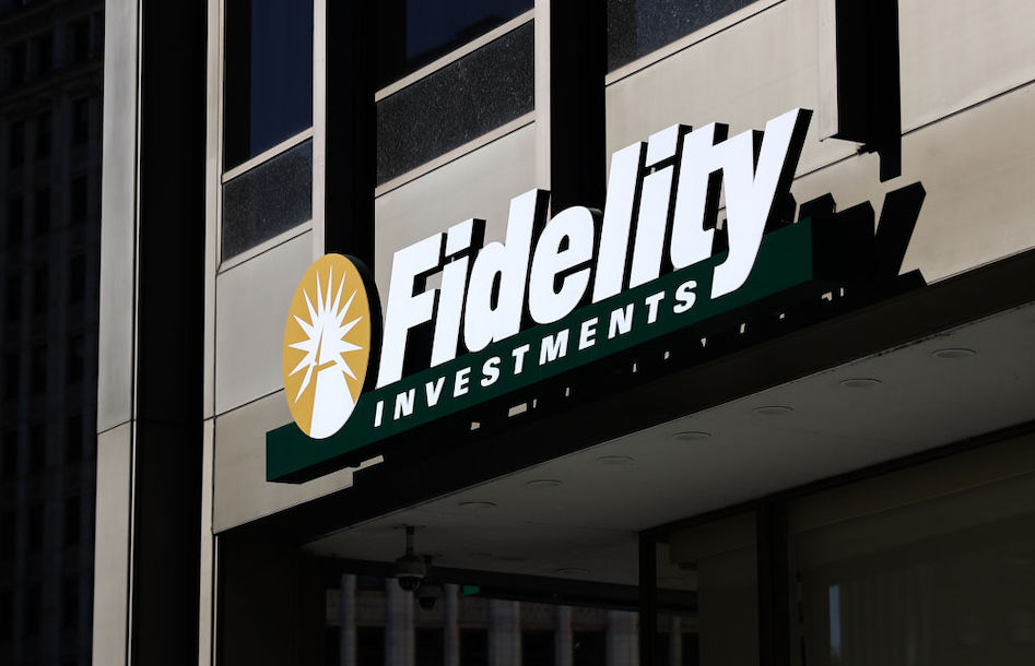 Fidelity Investments Reportedly Filing BlackRock-Type Spot Bitcoin ETF,  Acquire Grayscale
